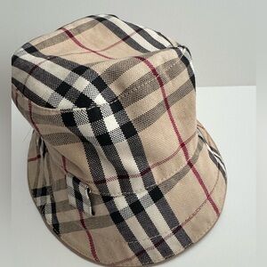 BURBERRY London Bucket Hat